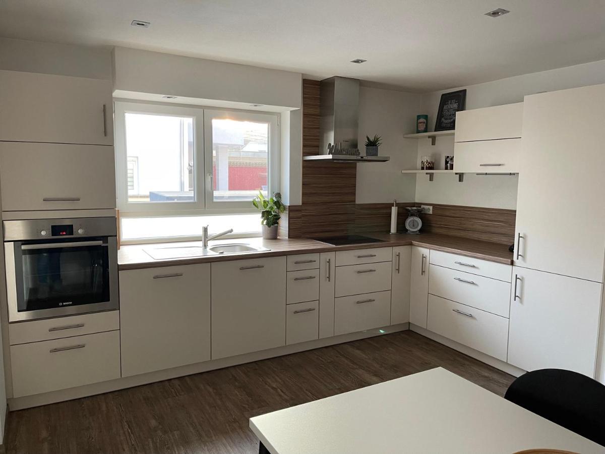 Ferienwohnung Jasmin Нойштадт-ан-дер-Вайнштрасе Экстерьер фото